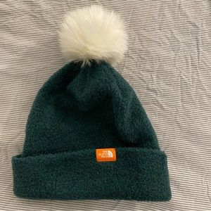 LIKE NEW The North Face TNF Women’s City Plush Pom Beanie